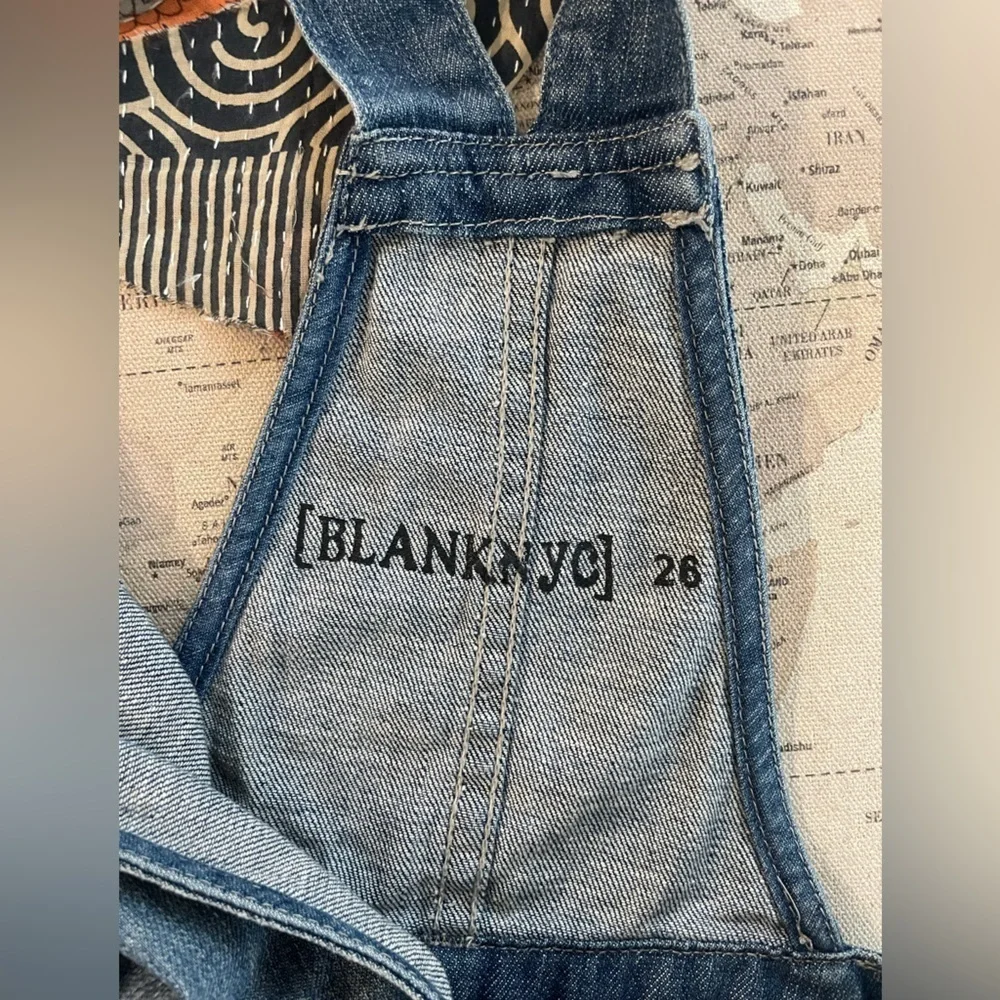 Blank NYC Celebrity Favorite Bunch of Five Jean Denim Short Overalls Size 26 - Picture 11 of 12